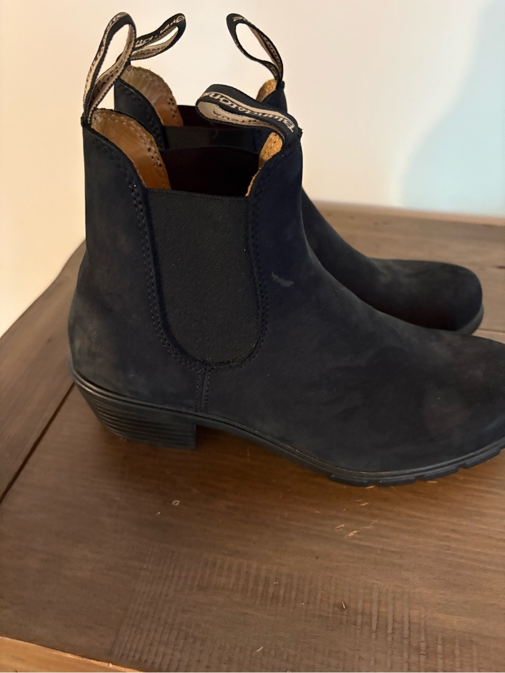 Blundstone Black Chelsea Boot (Sole View)